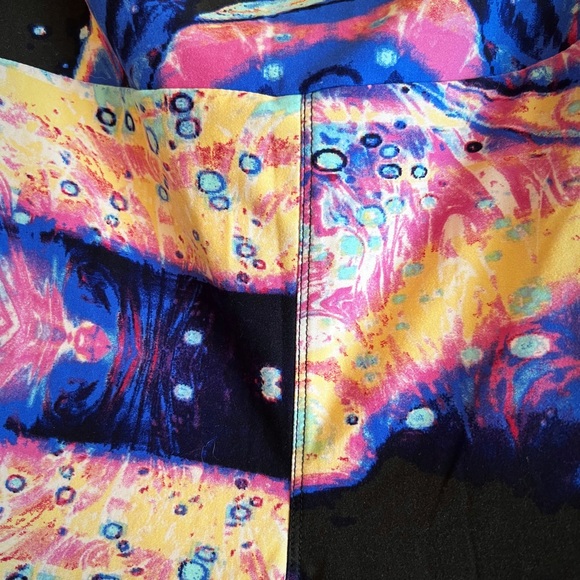 LuLaroe far out TC leggings - Picture 2 of 2